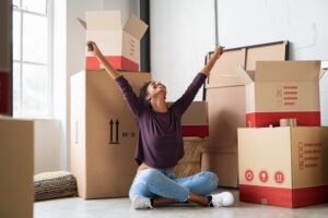 DO YOU REALLY NEED TO HIRE PROFESSIONAL MOVERS?