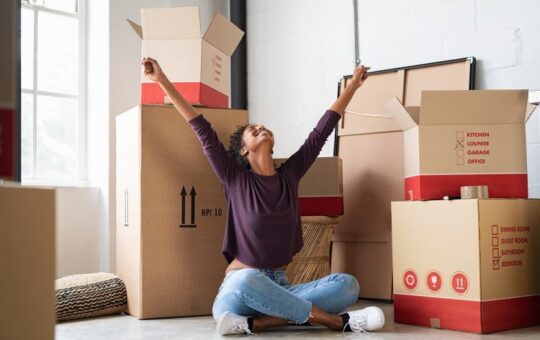 DO YOU REALLY NEED TO HIRE PROFESSIONAL MOVERS?